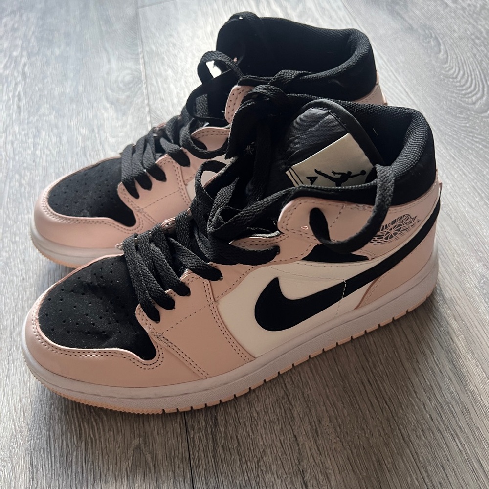 Nike Women's Pink and Black Dunks